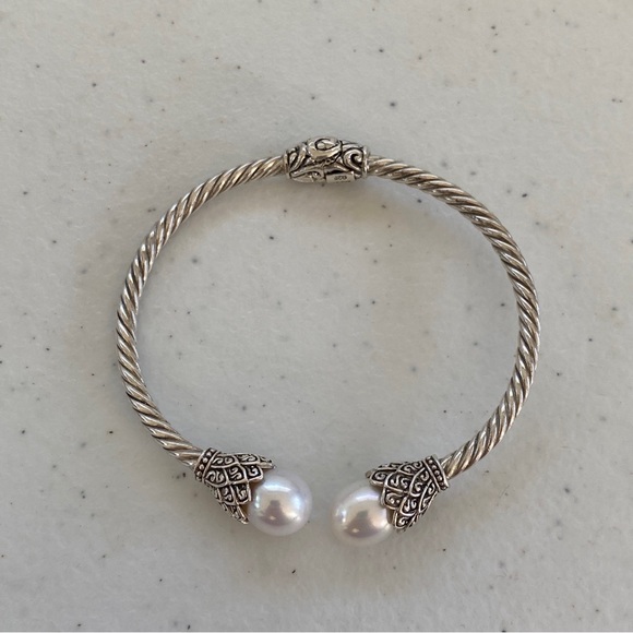 Sarda Artisan Bali Sterling Hinged Silver Twist Cuff Bracelet with Pearl Ends - Picture 4 of 9